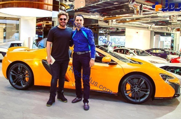 سوپراستار ایرانی در نمایشگاه ماشین های لوکس در دبی +عکس