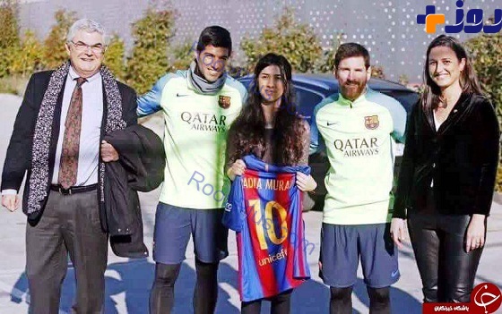 عکس یادگاری دو فوتبالیست مشهور با دختری که اسیر داعش بود