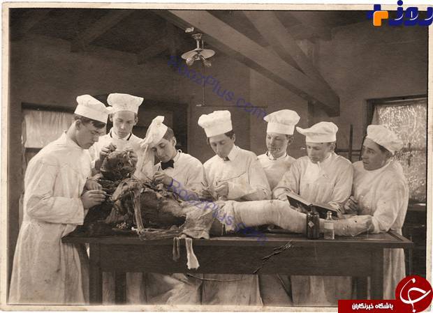 تصاویری ترسناک از سلفی های دانشجویان پزشکی با اجساد