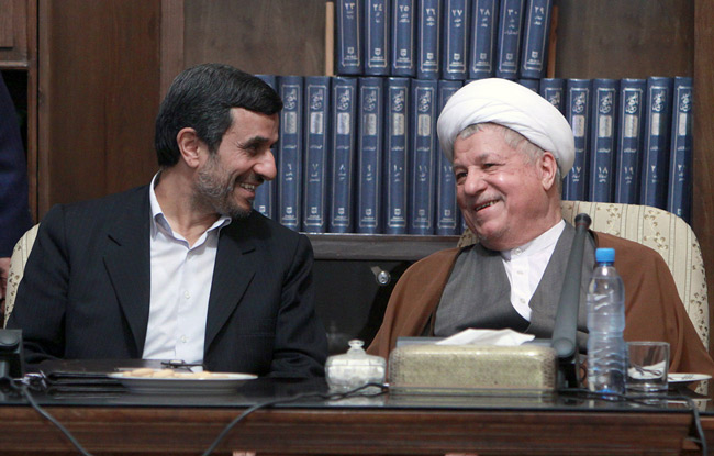 خاطرات شنیده نشده از واکنش آیت الله هاشمی به نتیجه انتخابات 84 و عکس معروف با احمدی نژاد