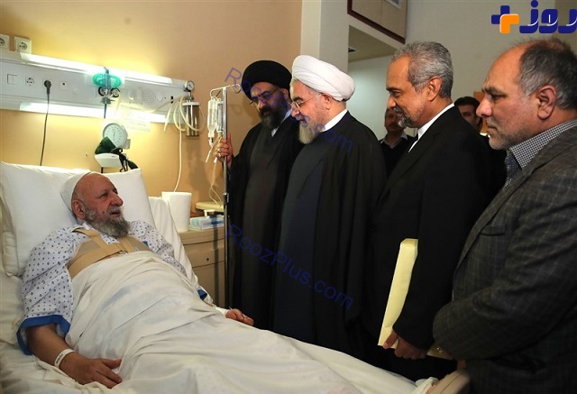 عیادت دکتر روحانی از آیت‌الله نورمفیدی در بیمارستان +عکس