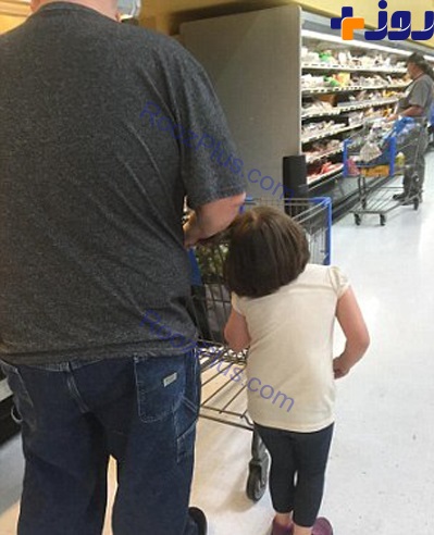 کار زشتی که یک پدر با دخترش در یک فروشگاه کرد! +تصاویر