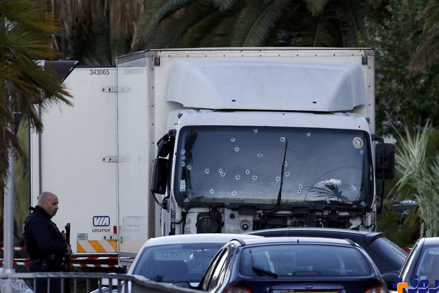 کامیونی که در نیس فرانسه مردم را زیر گرفت/ عکس