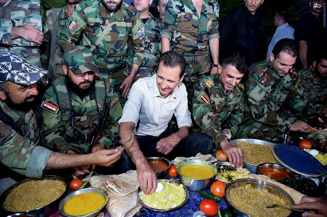 افطاری بشار اسد با سربازان در خط مقدم جبهه + تصاویر