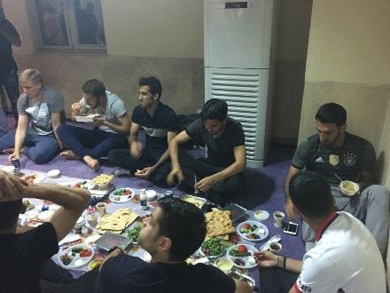 افطاری برانکو در شب قدر /عکس