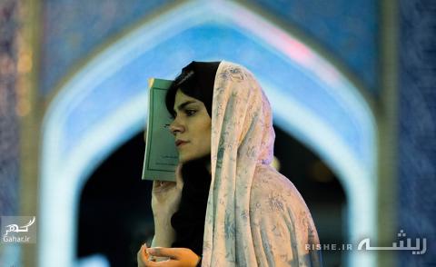 راز و نیاز دختران تهرانی با خدا در شب قدر /عکس