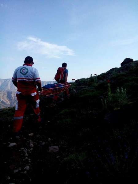 نجات کوهنورد آلمانی پس از سقوط از بام ایران /عکس