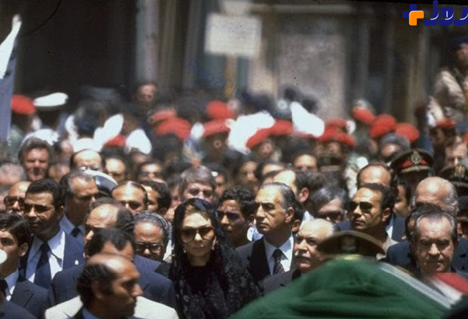 پوشش فرح دیبا در روز تشییع محمدرضا پهلوی + تصاویر