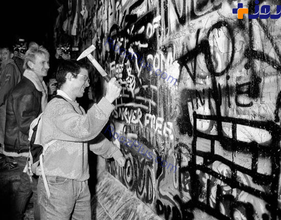 فرو ریختن دیوار برلین از زاویه‌ای دیگر +عکس