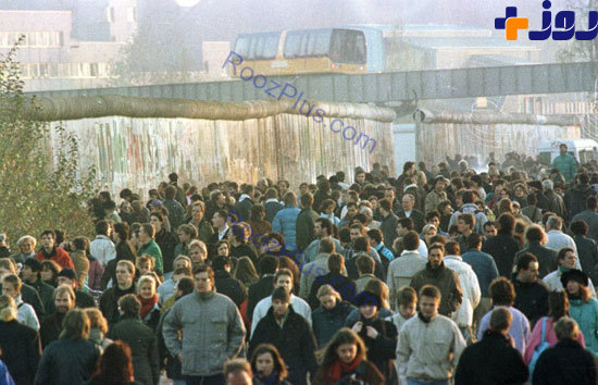فرو ریختن دیوار برلین از زاویه‌ای دیگر +عکس