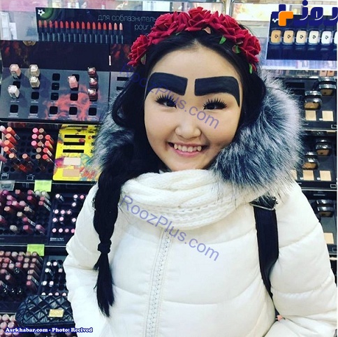 مشهور شدن دختر قرقیزی به خاطر ابروی پهنش + عکس