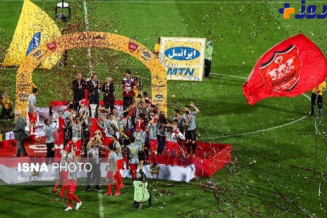 جام قهرمانی بر فراز دستان پرسپولیسی‌ها +تصاویر