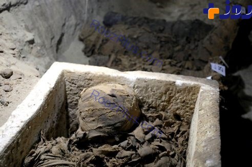 تصاویری از کشف ۱۸ جسد مومیایی در مصر