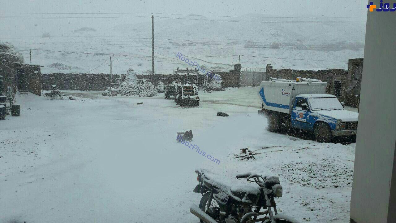 بارش برف در آخرین روز اردیبهشت در آذربایجان غربی +عکس
