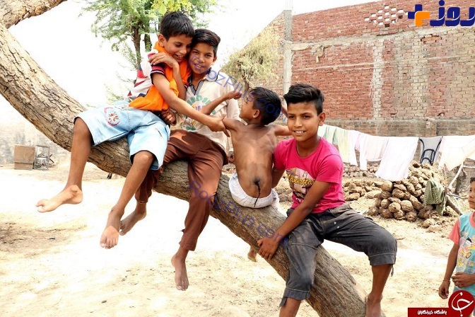 دلیل عجیب مردم هند برای پرستش این پسربچه! +تصاویر