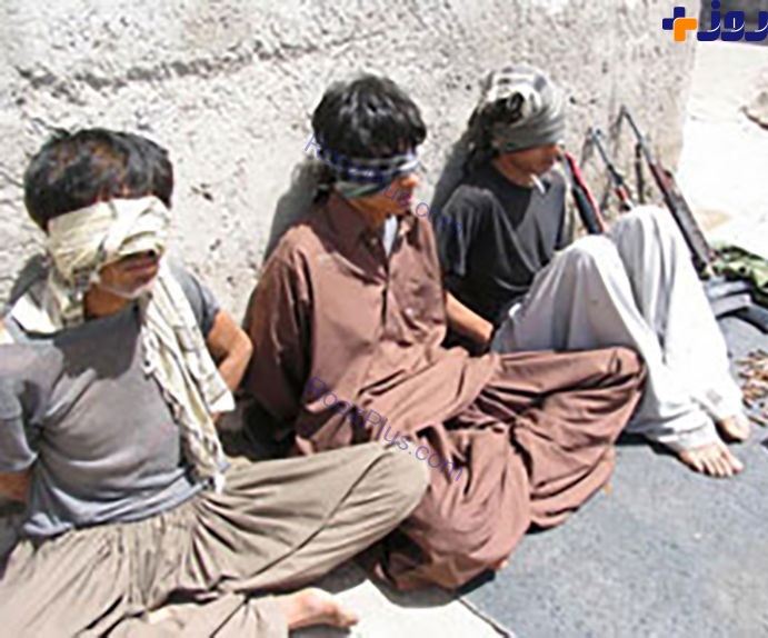 عکس/تعدادی از دستگیر شده های گروه انصار الفرقان در چابهار
