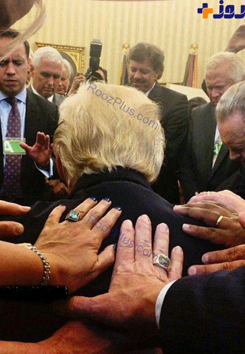ترامپ در حال دعا و عبادت + عکس