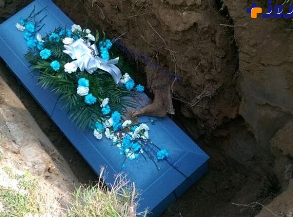 صحنه‌ای ترسناک در مراسم خاکسپاری پیرمرد 85 ساله +تصاویر