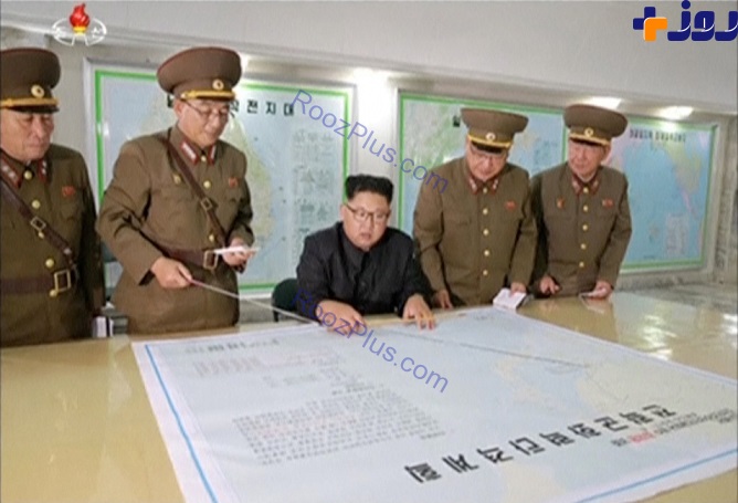 نقشۀ موشک باران جزیره گوام روی میز رهبر کره شمالی! +تصاویر