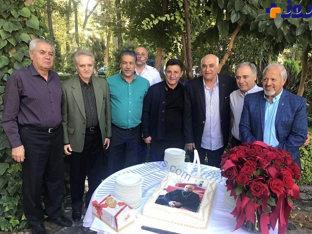 جشن تولد 78 سالگی پیشکسوت فوتبال ایران+عکس