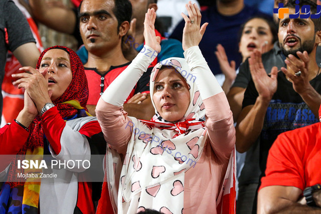 زنان هواداران پرسپولیس در رویای ‌۶تایی کردن الهلال + عکس