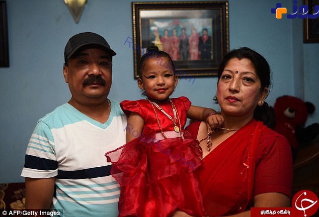 الهه زنده 3 ساله ای که مردم نپال او را می پرستند! +تصاویر