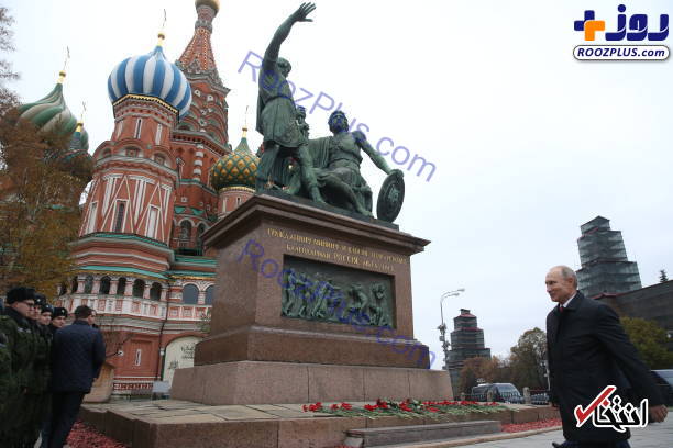 ادای احترام پوتین به نماد وطن پرستی +تصاویر