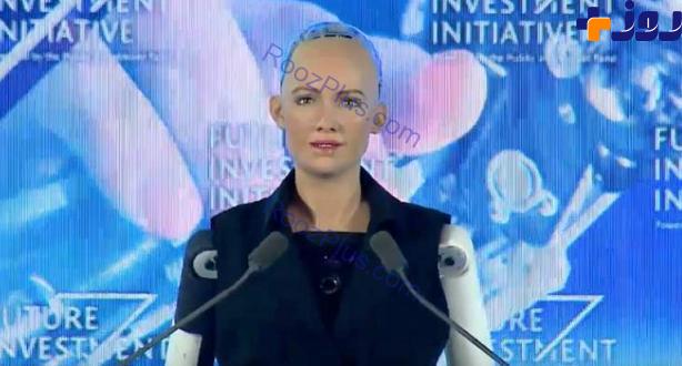 عکس/ نخستین ربات زن تابعیت سعودی گرفت!