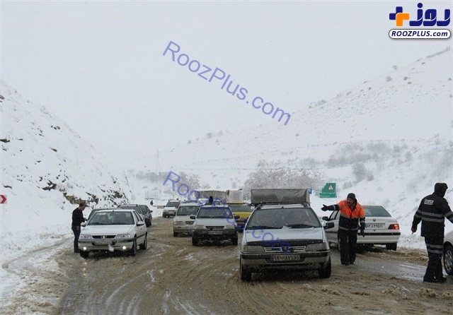 گزارش تصویری/ گرفتاری مردم در برف و کولاک 