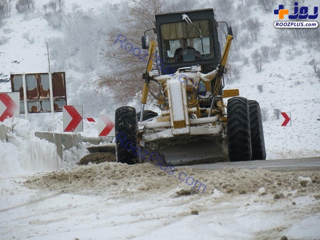 گزارش تصویری/ گرفتاری مردم در برف و کولاک 