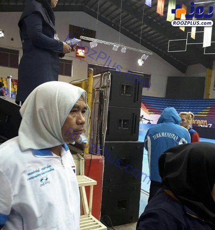 مردی که روسری به سر کرد و وارد سالن مسابقات زنان در ایران شد!+عکس