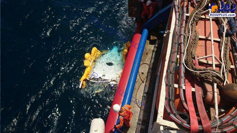تصاویر بالگرد سقوط کرده شرکت نفت فلات قاره در آب‌های خلیج فارس