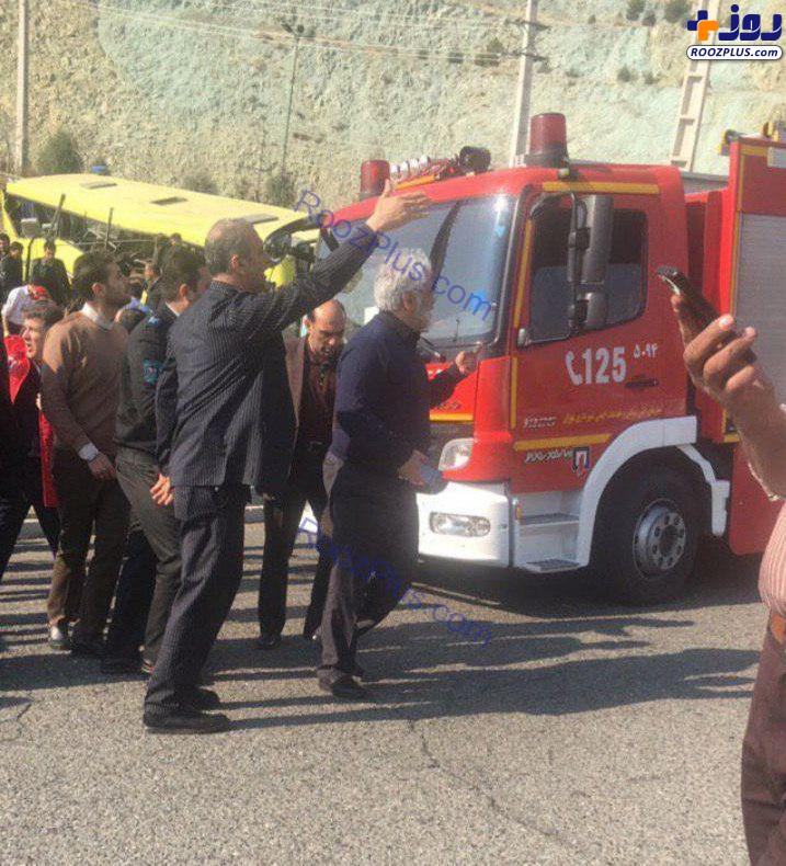 حضور «طهرانچی»، رئیس کل دانشگاه آزاد در محل حادثه واژگونی اتوبوس +عکس