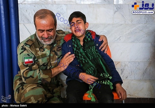 وداع خانواده های شهدای حادثه تروریستی زاهدان در اصفهان +عکس