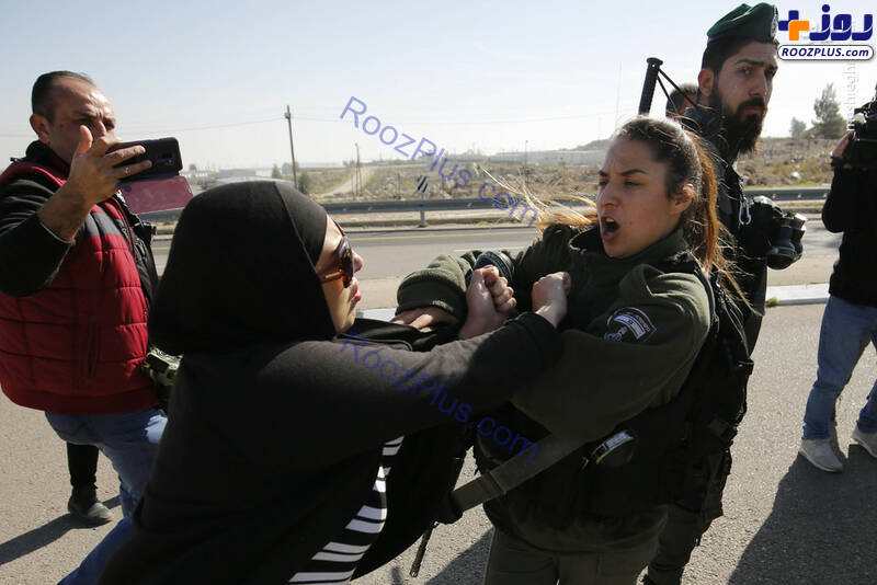 درگیری زن فلسطینی با سرباز زن اسراییلی +عکس