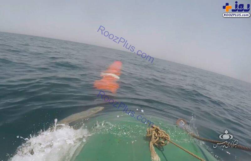 شلیک موفق موشک کروز از زیردریایی کلاس غدیر +عکس