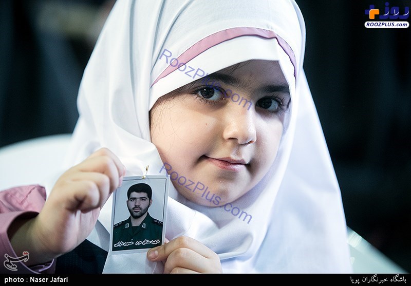 دیدار سرلشکر سلیمانی با خانواده شهید مدافع حرم +عکس