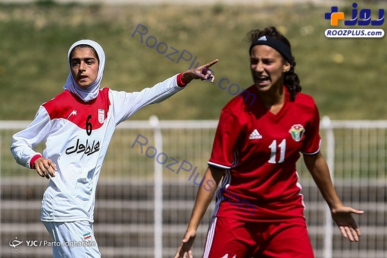حضور بدون پوشش دختران اردنی در برابر تیم فوتبال ایران+عکس