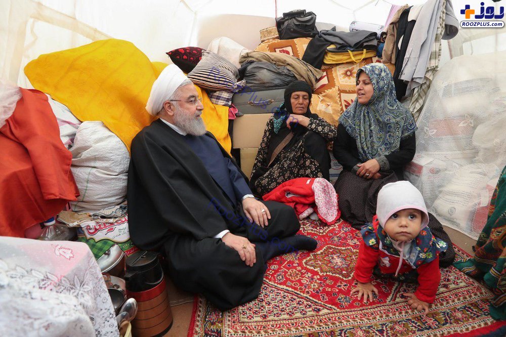 روحانی در چادر سیل‌زدگان لرستانی +عکس