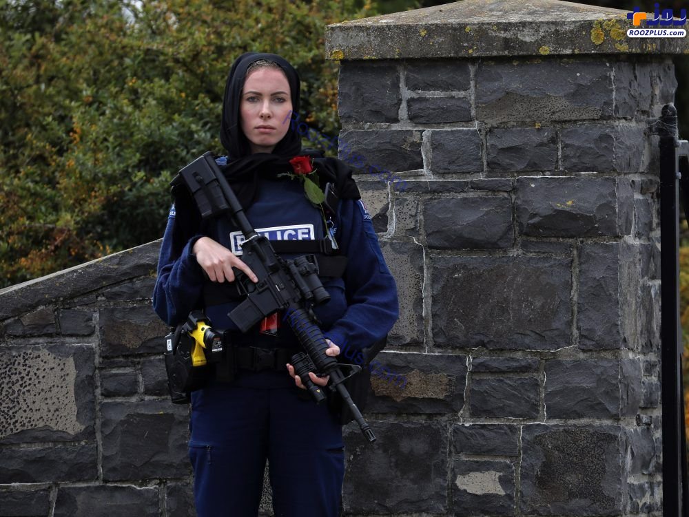 حجاب پلیس نیوزیلند در تشییع قربانیان حمله تروریستی/عکس