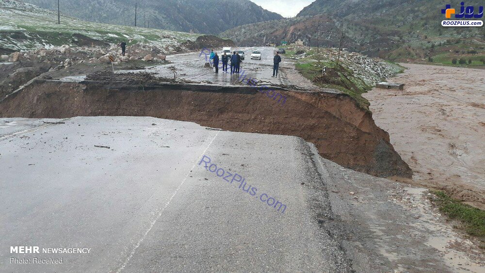 عکس/تخریب جاده اصلی در خرم‌آباد
