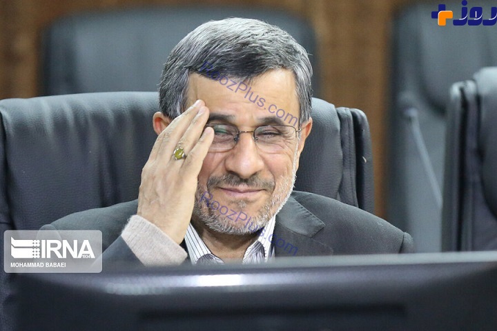 عکس/ چهره خندان احمدی‌نژاد در روز پرچا‌لش مجمع تشخیص مصلحت