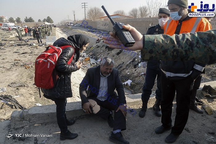 عکس/ خانواده های قربانیان سانحه سقوط هواپیما