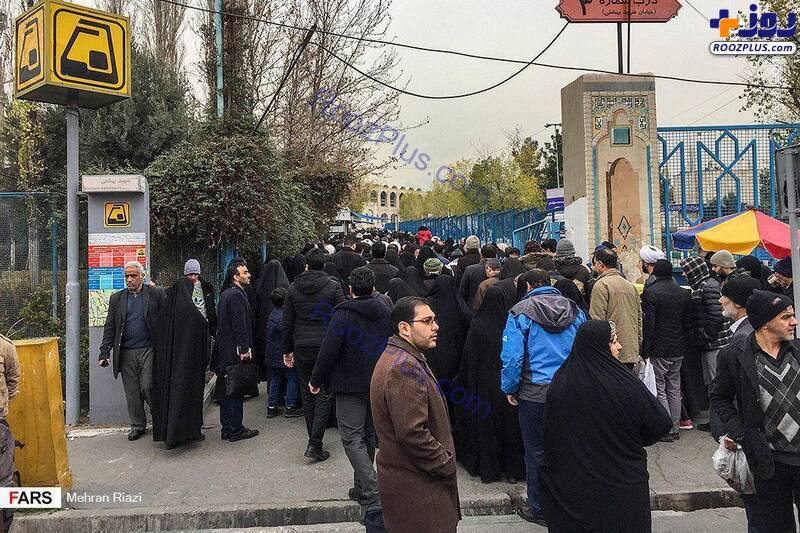 ازدحام جمعیت در ورودی مصلی امام خمینی (ره)+تصاویر