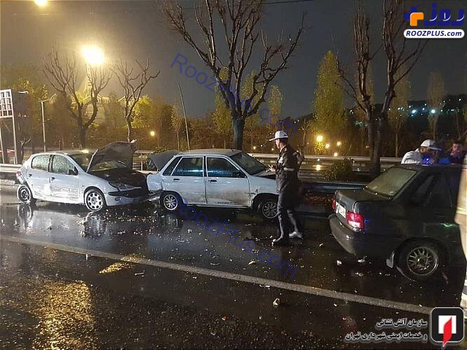 تصادف زنجیره‌ای در «بزرگراه همت» تهران +عکس