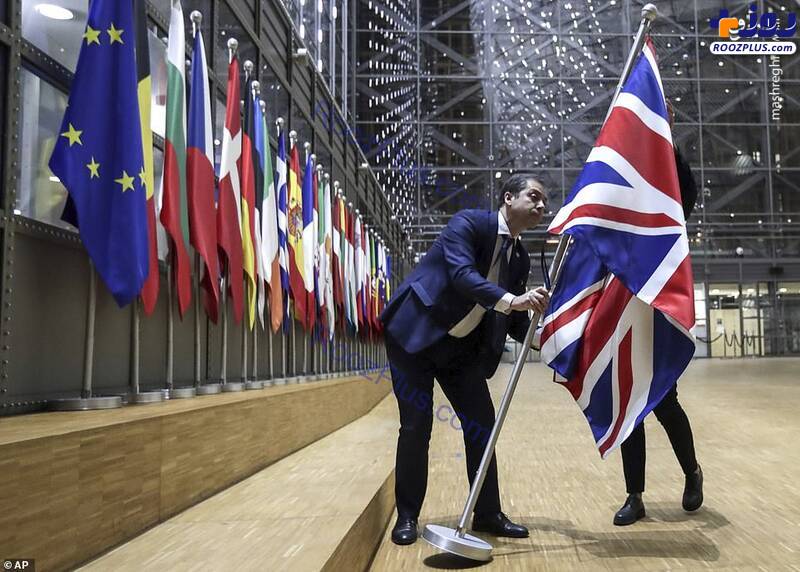 عکس/ برداشتن پرچم بریتانیا از مقر اتحادیه اروپا