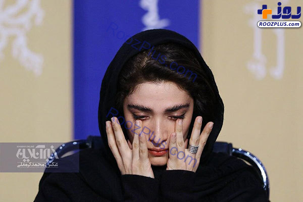 گریه کردن خانم بازیگر در نشست خبری+عکس