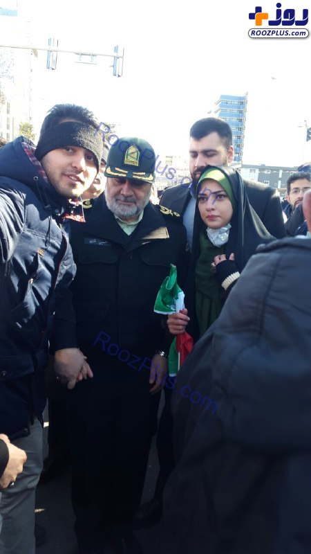 سرتیپ پاسدار حسین اشتری و سردار رحیمی در راهپیمایی 22 بهمن + عکس