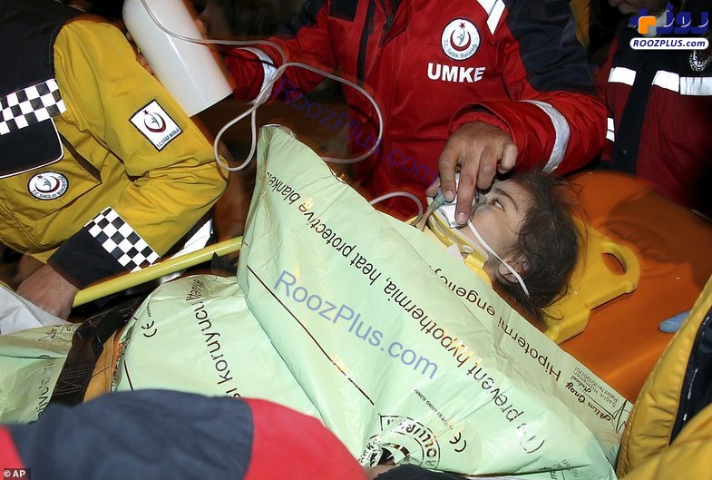 نجات معجزه آسا دختر ۳ ساله از آوار زلزله در ترکیه +تصاویر