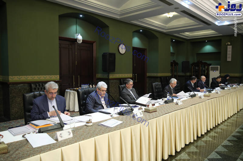 غیبت وزیر مشکوک به کرونا در جلسه هیئت دولت/عکس